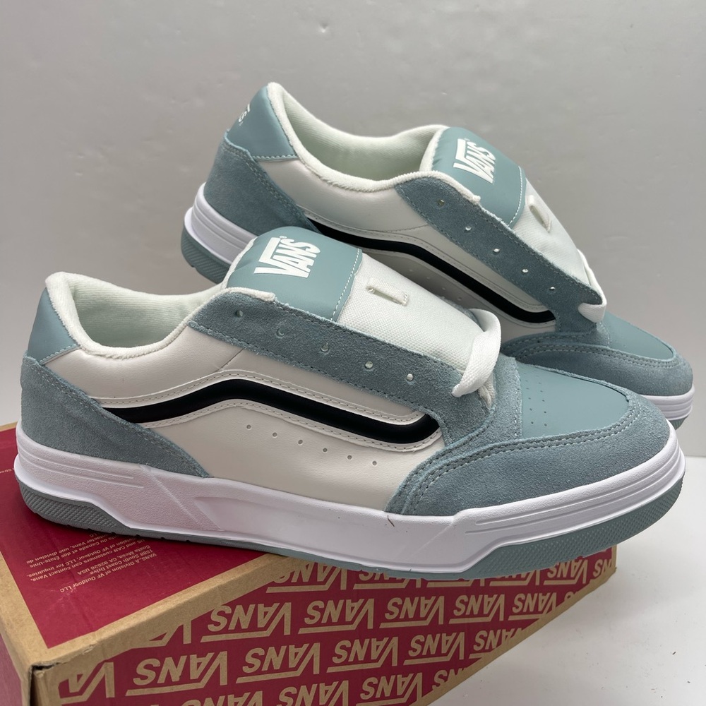 Vans Men’s Hylane
Baby Blue/White
VN000D1JYF5 Skate Sneakers
Light Blue White - Picture 9 of 16